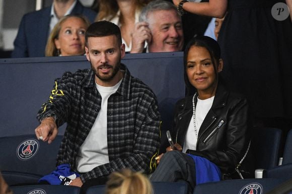 Le couple a fait appel à une entreprise spécialisée pour sublimer la décoration de sa majestueuse salle de billard.

M Pokora et sa compagne Christina Milian au Parc des Princes lors du match de qualification pour la Coupe du monde entre la France et l'Islande. Paris, France, 9 septembre 2025. Photo par Florian Poitout/ABACAPRESS.COM