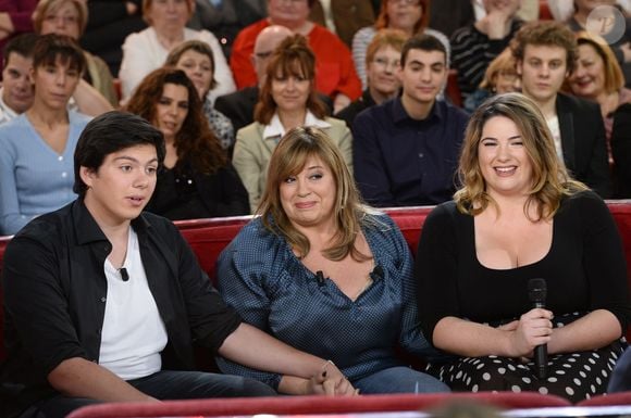Le couple a toujours veillé à préserver leurs enfants malgré la séparation.

Michèle Bernier avec ses enfants Enzo et Charlotte lors de l'enregistrement de l'émission Vivement Dimanche à Paris le 8 janvier 2014. L'émission sera diffusée le 12 janvier 2014
Bestimage
