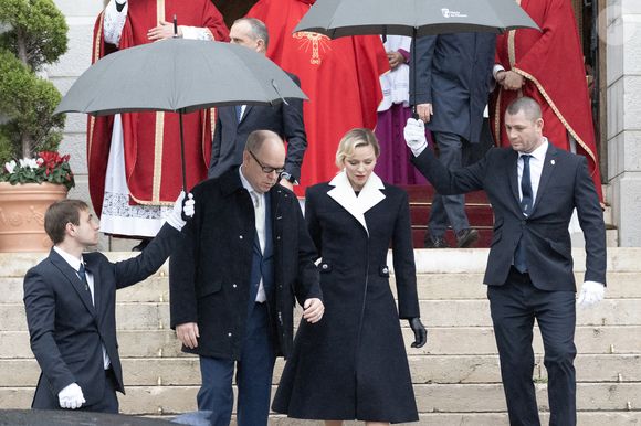 Le Prince Albert II de Monaco et la Princesse Charlene de Monaco assistent à une messe à la Cathédrale de Monaco lors des célébrations de la Sainte Dévote, le 27 janvier 2025 à Monaco, Monaco. Photo par David NIVIERE/ABACAPRESS.COM.
