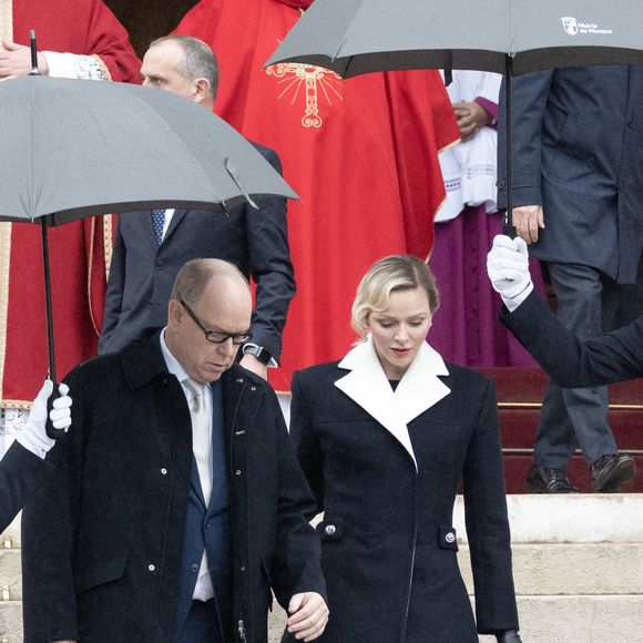 Le Prince Albert II de Monaco et la Princesse Charlene de Monaco assistent à une messe à la Cathédrale de Monaco lors des célébrations de la Sainte Dévote, le 27 janvier 2025 à Monaco, Monaco. Photo par David NIVIERE/ABACAPRESS.COM.