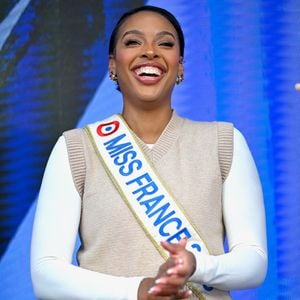 Miss France 2025 Angelique Angarni-Filopon pose lors du TRANSAT CAFE L OR le 24 octobre 2025 au Havre, France..Photo par Franck Castel/ABACAPRESS.COM