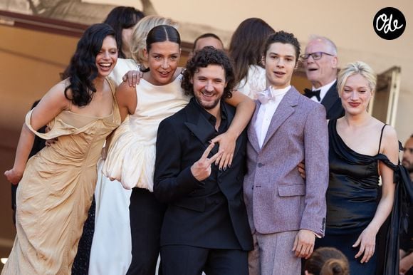 Noée Abita, Adèle Exarchopoulos, Vincent Lacoste, Paul Kircher, Nadia Tereszkiewicz - Montée des marches du film "La bataille de Gaulle : L’âge de fer" lors du 79ème Festival International du Film de Cannes, le 20 mai 2026. 

© Jacovides-Moreau / Bestimage