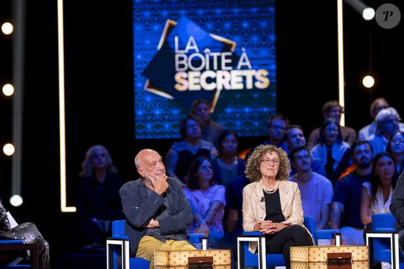 Exclusif - François Berléand et Mireille Dumas lors de l'enregistrement de l'émission "La Boîte à secrets", présentée par F.Bollaert et diffusée le 26 septembre 2025 sur France 3, dans les studios du Lendit à Saint-Denis, Seine Saint-Denis, France, le 8 septembre 2025. © Pierre Perusseau/Bestimage