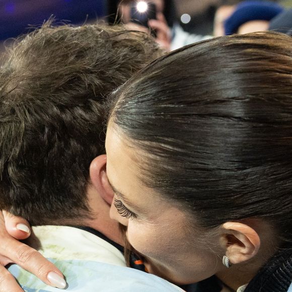 Exclusif - Antoine Dupont, Iris Mittenaere lors du match de rugby du Tournoi des Six Nations France contre Angleterre au Stade de France à Saint-Denis le 14 mars 2026. © AGENCE / BESTIMAGE