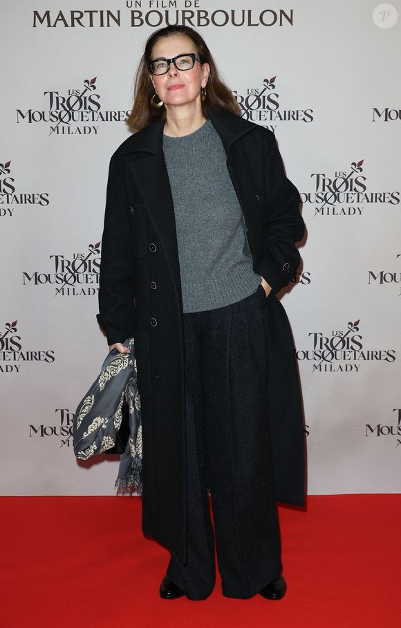 Carole Bouquet - Première du film  "Les Trois Mousquetaires: Milady" au Grand Rex à Paris le 10 décembre 2023.  

© Coadic Guirec-Dominique Jacovides /Bestimage