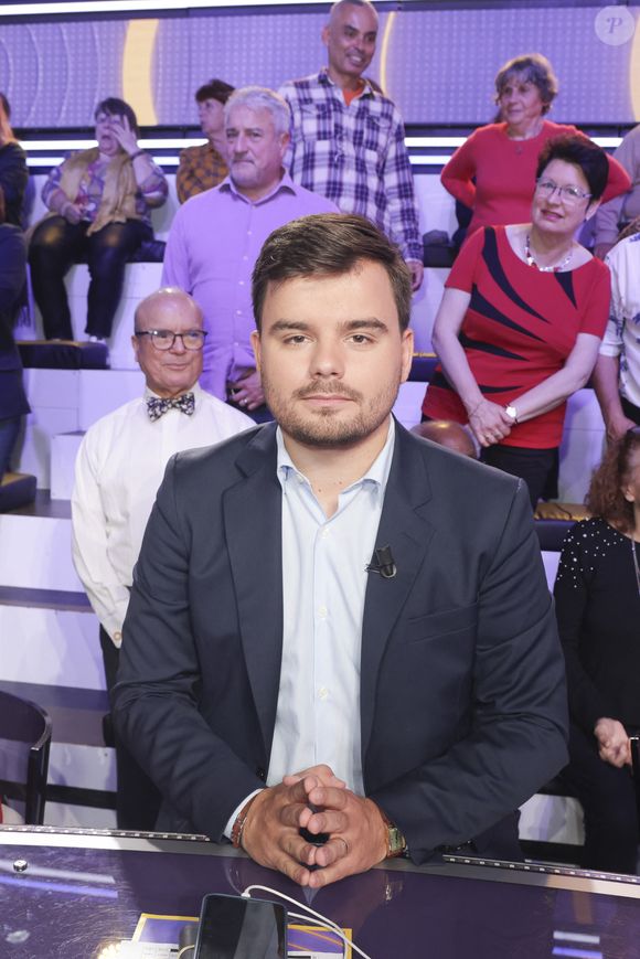 Exclusif - Gauthier Le Bret sur le plateau de l’enregistrement de l’émission « Face à Hanouna » présentée par C.Hanouna et diffusée sur C8 le 12 octobre 2024, à Paris, France, le 10 octobre 2024. © Jack Tribeca / Bestimage