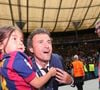 Pourtant, au moment de célébrer ce sacre, une image a particulièrement ému les supporters.

Luis Enrique, entraîneur du FC Barcelone, célèbre la victoire de son équipe en finale de la Ligue des champions de l'UEFA avec sa fille Xana Martinez après le match opposant la Juventus au FC Barcelone à l'Olympiastadion de Berlin, en Allemagne. © Imago/PsnewZ/Bestimage