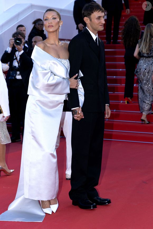 Bella Hadid et son frère Anwar - Montée des marches du film " Garance " lors du 79ème Festival International du Film de Cannes, le 17 mai 2026. © Olivier Borde / Bestimage