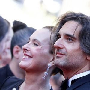 Dimitri Rassam et sa mère Carole Bouquet - Montée des marches du film « Megalopolis » lors du 77ème Festival International du Film de Cannes, au Palais des Festivals à Cannes. Le 16 mai 2024
© Jacovides-Moreau / Bestimage