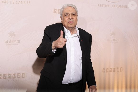 Aujourd’hui encore, Enrico Macias ne cache rien de ses failles, assumant avec une rare transparence ses écarts passés. Enrico Macias - Photocall du dîner lors du 78ème Festival International du Film de Cannes le 13 mai 2025. © Moreau / Borde / Jacovides / Bestimage