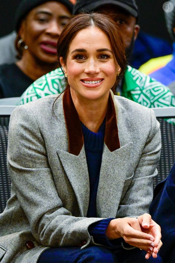 Sur Instagram, elle a publié une vidéo sur laquelle on la voit train de rire avec son équipe, et de danser pieds nus dans sa cuisine.

Le prince Harry et Meghan Markle lors de la cérémonie d'ouverture des "Invictus Games Vancouver Whistler 2025" au Canada, le 9 février 2025  ©Backgrid USA / Bestimage