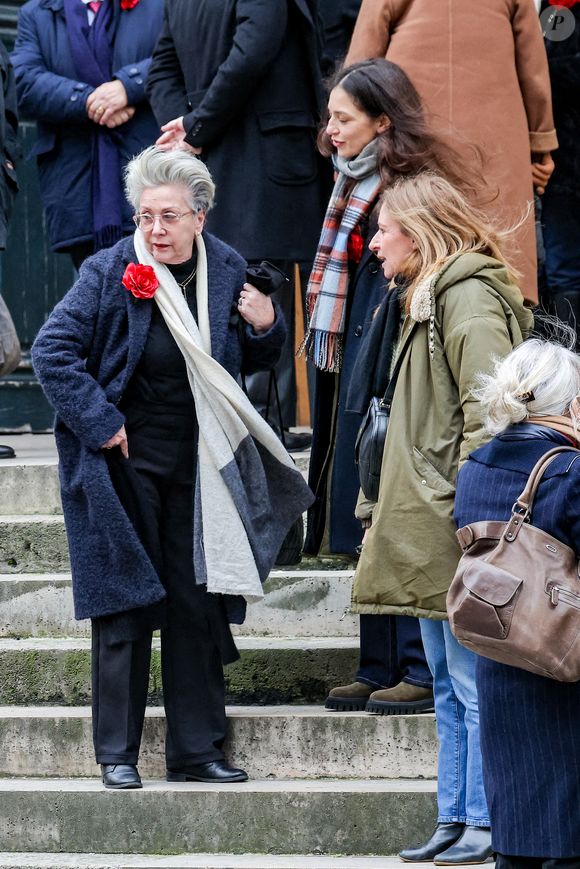 Françoise Laborde et sa nièce Gabrièle Laborde, une des filles de la défunte - Arrivées aux obsèques de C.Laborde en l’église Saint-Roch à Paris, le 6 février 2025. Décédée le 28 janvier 2025 à l'âge de 73 ans, l'ancienne présentatrice météo de TF1 (1988 - 2017) était atteinte de la maladie neurodégénérative à corps de Lewy. 
© Jacovides - Moreau / Bestimage