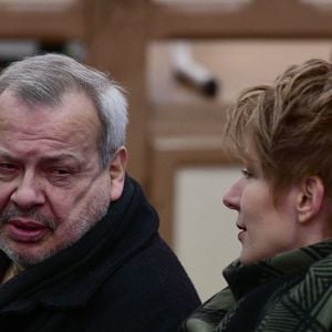 Natacha Polony et son mari, Périco Légasse - Obsèques de J-F.Kahn dans la salle polyvalente de Mussy-sur-Seine, le 29 janvier 2025. Après cet hommage civil en présence de ses proches et notamment du Premier ministre F.Bayrou, le journaliste, décédé le 22 janvier 2025 à 86 ans, sera inhumé dans le cimetière communal dans la plus stricte intimité.
© Romain Doucelin / Bestimage
