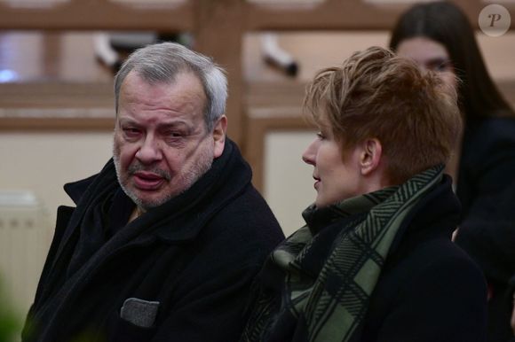 Natacha Polony et son mari, Périco Légasse - Obsèques de J-F.Kahn dans la salle polyvalente de Mussy-sur-Seine, le 29 janvier 2025. Après cet hommage civil en présence de ses proches et notamment du Premier ministre F.Bayrou, le journaliste, décédé le 22 janvier 2025 à 86 ans, sera inhumé dans le cimetière communal dans la plus stricte intimité.
© Romain Doucelin / Bestimage