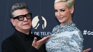 En plein voyage à Tahiti, Adriana Karembeu et Marc Lavoine font face à une nouvelle plainte de l'ex-mari du mannequin