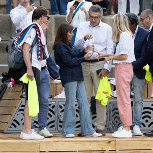 La Maire de Paris, Anne Hidalgo, visite les sites de baignades sur la Seine. Photo par Raphael Lafargue/ABACAPRESS.COM