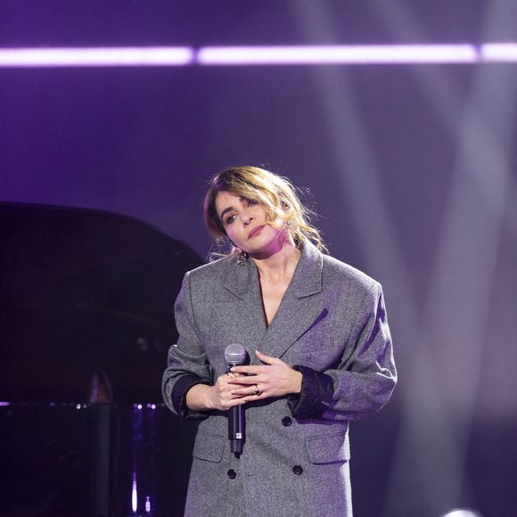 Exclusif - Julie Zenatti sur la scène du concert solidaire pour les enfants de la guerre "Ensemble à l'Olympia" à Paris présenté par EliseCare le 10 février 2025.
© Jack Tribeca / Pierre Perusseau / Bestimage