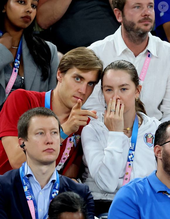 Alexandra de Hanovre et son compagnon Ben-Sylvester Strautmann en tribunes pendant l'épreuve de basketball de Demi-Finale opposant les Etats-Unis à la Serbie lors des Jeux Olympiques de Paris 2024 (JO) à l'Arena Bercy, à Paris, France, le 8 août 2024. © Jacovides-Perusseau/Bestimage