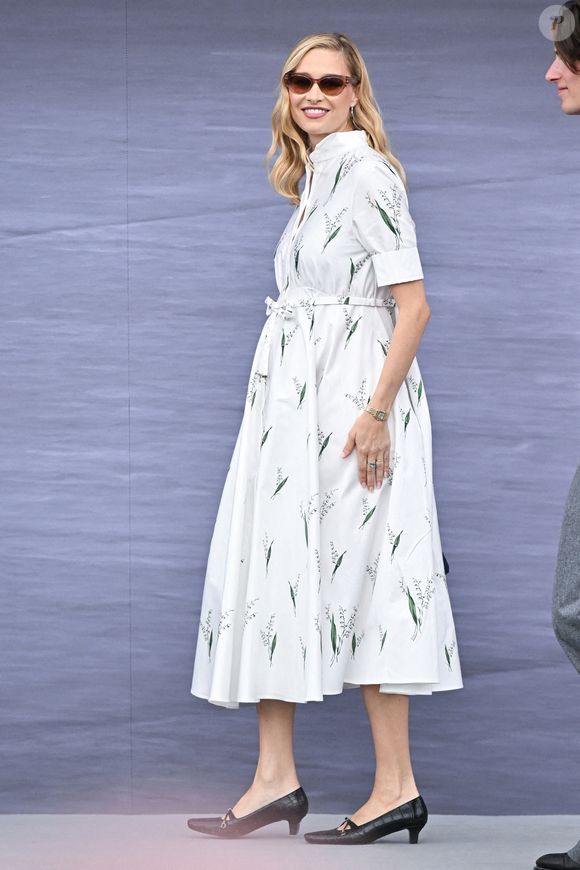 L'épouse du fils de Caroline l'a suggéré en début d'été en apparaissant dans une large robe.

Beatrice Borromeo assiste au défilé Dior Homme Menswear Printemps/Été 2026 dans le cadre de la semaine de la mode à Paris, France, le 27 juin 2025. Photo par Aurore Marechal/ABACAPRESS.COM