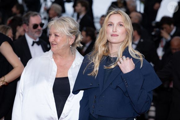 Charlotte de Turckheim et sa fille Johanna Piaton de Turckheim assistent au tapis rouge de "La Venue De L'avenir" (Colours Of Time) lors du 78ème Festival de Cannes au Palais des Festivals le 22 mai 2025 à Cannes, France Photo Shootpix/Abaca