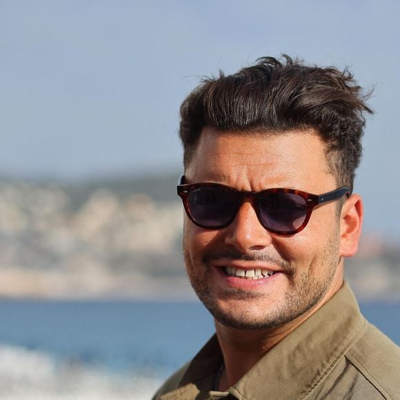 Kev Adams explique avoir vécu cette expérience sans pression, en la considérant comme une aventure dans un "autre monde".

Kev Adams
Photocall dans le cadre de la 7e édition du festival Cineroman à Nice le 4 Octobre 2025 . © Bebert-Jacovides/Bestimage