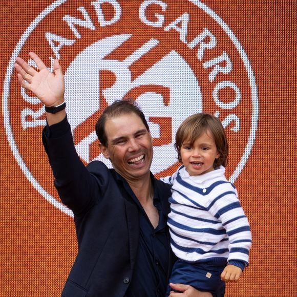 Rafael Nadal et son fils Rafael Junior - Hommage à Rafael Nadal lors des internationaux de France de tennis à Roland Garros le 25 mai 2025.

© Cyril Moreau / Dominique Jacovides  / Bestimage