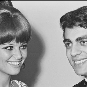 Archives - Claudia Cardinale et Enrico Macias lors de la remise des Prix Triomphe du Cinéma. Agence / Bestimage