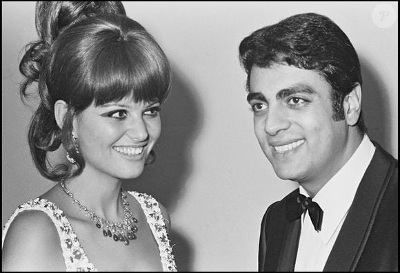 Archives - Claudia Cardinale et Enrico Macias lors de la remise des Prix Triomphe du Cinéma. Agence / Bestimage