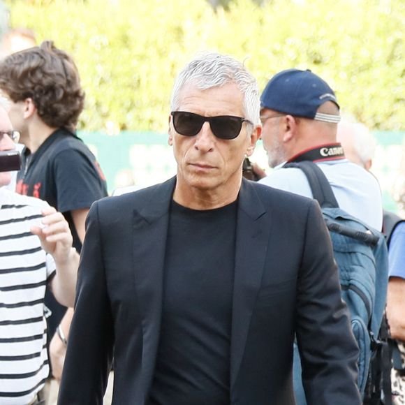 Nagui - Arrivées aux obsèques de Philippe Labro en l'église de Saint-Germain-des-Prés à Paris le 13 juin 2025. © Dominique Jacovides - Christophe Clovis / Bestimage