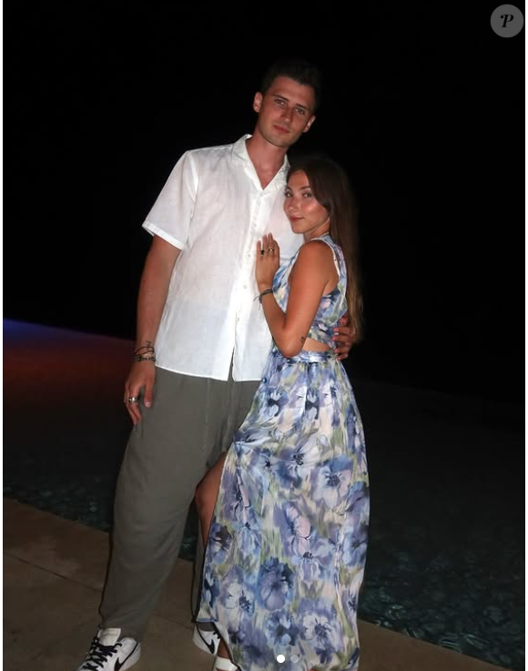 Elle est le fruit des amours entre Noé Elmaleh, fils qu'il a eu avec Anne Brochet, et sa compagne Johanna Marques
Noé Elmaleh et Johanna Marques