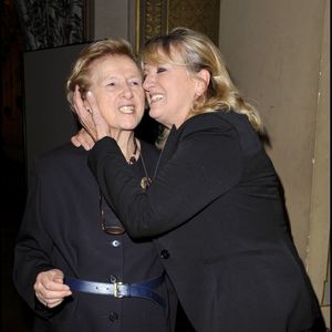 Charlotte de Turckheim et Françoise de Turckheim assistant à la 16e édition de la « Cérémonie des Lumières », qui s'est tenue à l'Hôtel de Ville de Paris, en France, le 14 janvier 2011. COADIC GUIREC / BESTIMAGE