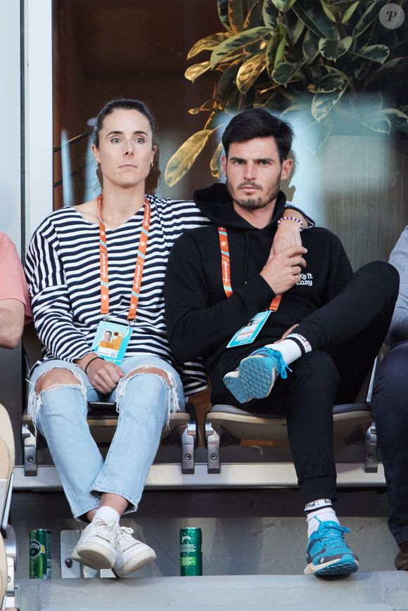 “À la fin de l’été 2024, je suis partie avec mon copain faire le tour de France en van”, explique-t-elle

Exclusif - Alizé Cornet et son nouveau compagnon en tribune lors des Internationaux de France de tennis de Roland Garros 2023 à Paris le 30 mars 2023. © Jacovides-Moreau/Bestimage