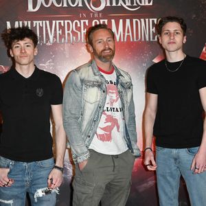 Côté vie privée, il est papa de trois enfants, et file le parfait amour depuis deux ans avec Laure !

Frank Delay avec ses fils Kezian et Jay-Lee - Avant-première du film "Doctor Strange in the Multiverse of Madness" au Grand Rex à Paris le 3 mai 2022. © Coadic Guirec/Bestimage