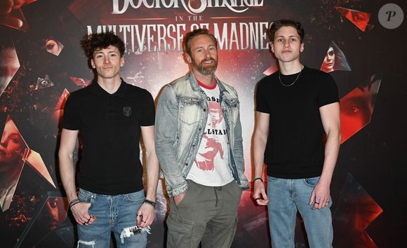 Côté vie privée, il est papa de trois enfants, et file le parfait amour depuis deux ans avec Laure !

Frank Delay avec ses fils Kezian et Jay-Lee - Avant-première du film "Doctor Strange in the Multiverse of Madness" au Grand Rex à Paris le 3 mai 2022. © Coadic Guirec/Bestimage