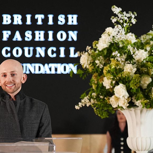 Kate Middleton remet le prix Queen Elizabeth II Award for British Design au créateur Patrick McDowell au British Fashion Council à 180 Studios dans le centre de Londres, Royaume-Uni, le 13 mai 2025. Photo par Aaron Chown/PA Wire/ABACAPRESS.COM