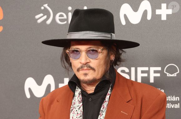 Johnny Depp assiste à la première de 'Modi, Three Days On The Wing Of Madness' lors du 72ème Festival International du Film de San Sebastian au Palais Kursaal le 24 septembre 2024 à San Sebastian, Espagne. Photo by Jesus Briones/GTres/ABACAPRESS.COM