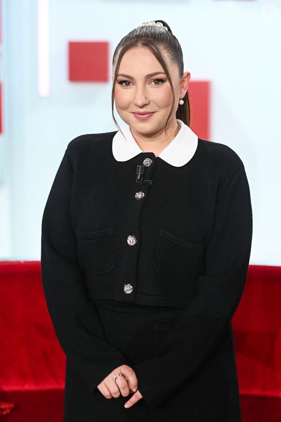 Exclusif - Linh lors de l'enregistrement de l'émission Vivement Dimanche, au studio Rive gauche, à Paris, France, le 22 octobre 2025, présentée par M.Drucker, diffusée sur France 3 le 16 novembre 2025. © Guillaume Gaffiot/Bestimage