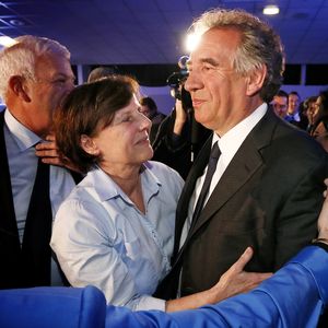 Archive - François Bayrou, président du Modem, fête en compagnie de sa femme Elisabeth sa victoire à l'élection municipale de Pau, France, le 31 Mars 2014. © Patrick Bernard/Bestimage