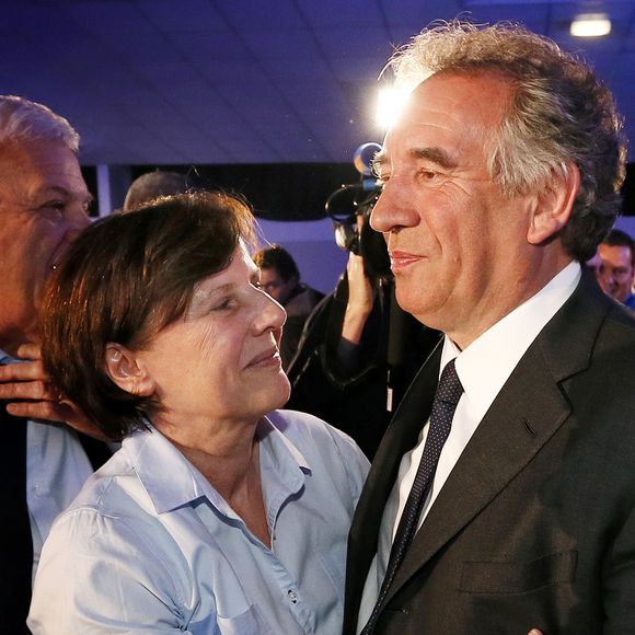 Archive - François Bayrou, président du Modem, fête en compagnie de sa femme Elisabeth sa victoire à l'élection municipale de Pau, France, le 31 Mars 2014. © Patrick Bernard/Bestimage