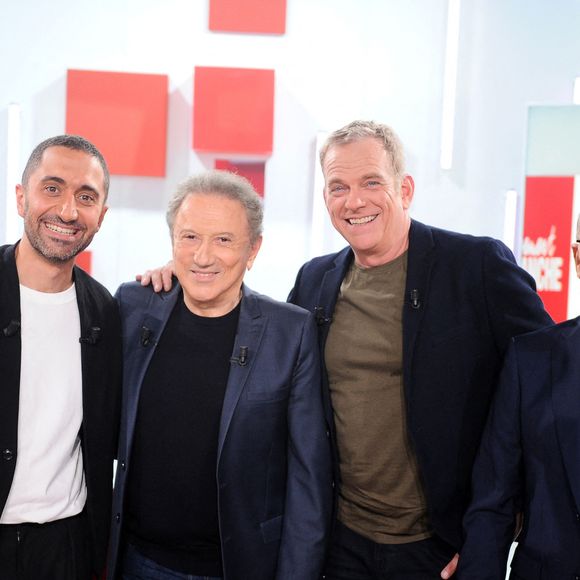 Exclusif - Jimmy Mohamed, Michel Drucker, Garou et Emmanuel Chaunu - Enregistrement de l'émission Vivement dimanche au studio Rive Gauche presentée par Michel Drucker . Diffusion sur France 3 le 07/09/2025 . © Guillaume Gaffiot / Bestimage