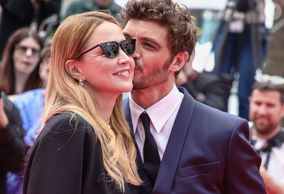 18 mai 2026, Cannes, France : Virginie Efira et Niels Schneider assistent au tapis rouge de ''L'Inconnue'' au 79ème Festival de Cannes. Crédit photo : Marco Barada