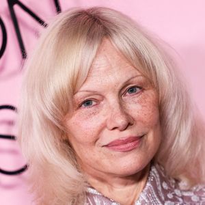 Pamela Anderson au photocall de la cérémonie des Fashion Trust U.S. Awards 2026, en partenariat avec Google, aux studios nya WEST à Los Angeles, Californie, États-Unis, le 8 avril 2026. © Chad Salvador/Image Press Agency/Backgrid/Bestimage