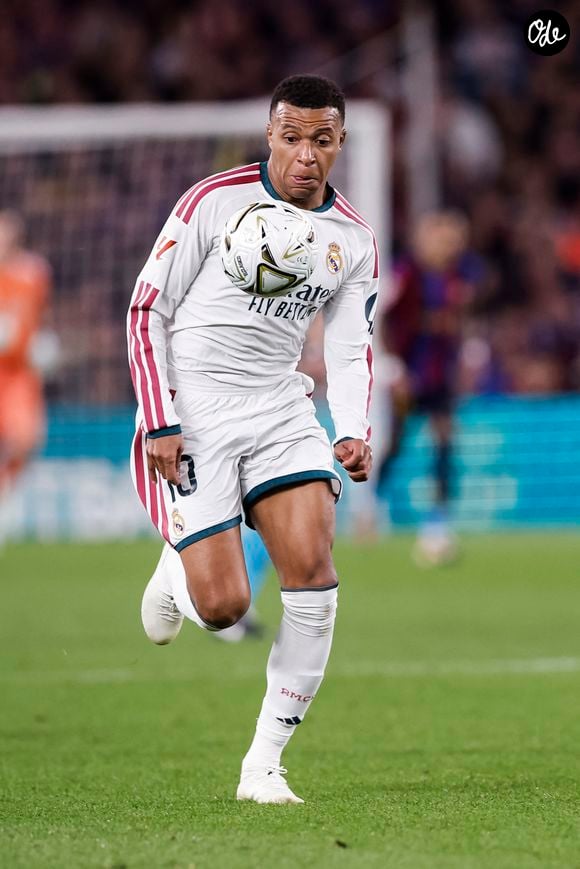 Kylian Mbappé lors du match de championnat d'Espagne (LaLiga EA Sports) opposant le FC Barcelone au Real Madrid CF au Spotify Camp Nou, le 25 octobre 2026, à Barcelone, en Espagne. (Credit Image: © Javier Borrego/AFP7 via ZUMA Press Wire)