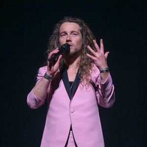 Exclusif - Julien Doré est en concert au Zenith Arena à Lille le 10 décembre 2022. © Stéphane Vansteenkiste / Bestimage