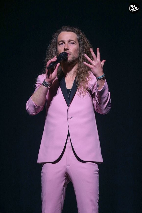 Exclusif - Julien Doré est en concert au Zenith Arena à Lille le 10 décembre 2022. © Stéphane Vansteenkiste / Bestimage