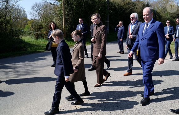 Le prince Albert II de Monaco, La princesse Charlène de Monaco, La princesse Gabriella de Monaco, comtesse de Carladès, Le prince Jacques de Monaco, marquis des Baux lors d'une visite à Plévenon, Côtes-d'Armor le 9 avril 2025.

© Dominique Jacovides / Bestimage
