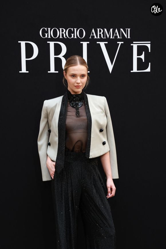 Annie Schröter au défilé Giorgio Armani Privé "Collection Haute Couture Automne/Hiver 2026-2027" lors de la Fashion Week de Paris, le 7 juillet 2026