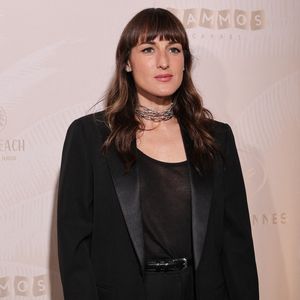 Juliette Armanet (bijoux Messika) - Photocall du dîner lors du 78ème Festival International du Film de Cannes le 13 mai 2025.

© Moreau / Borde / Jacovides / Bestimage