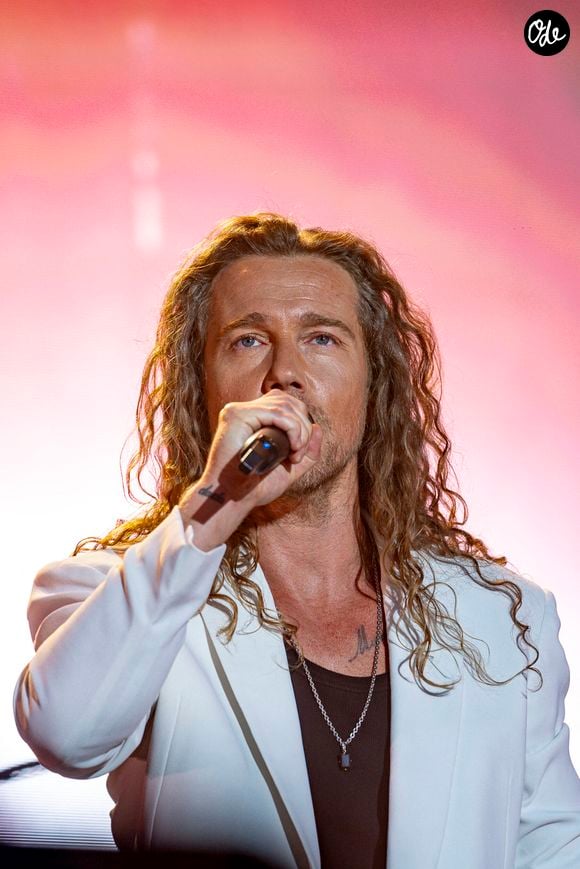 Le bambin n'a pas manqué de rassurer son célèbre papa face aux années qui passent, pour le plus grand bonheur des internautes.

Julien Doré en concert au festival du Printemps de Pérouges, le 25 juin 2025. 

© Sandrine Thesillat / PsNewZ / Bestimage