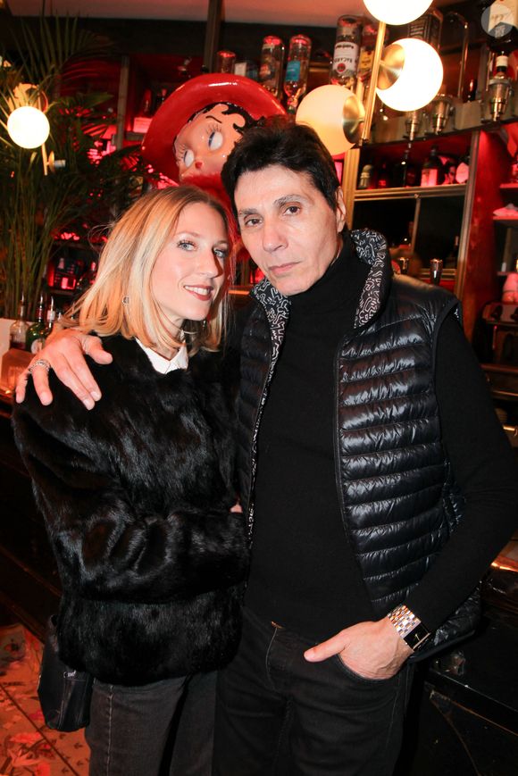 Exclusif - Jean-Luc Lahaye et sa compagne Paola lors d'une soirée de rencontre et de dédicace avec Alain Dopouridis au restaurant Lou Pitchoun's à Paris le 12 mars 2025. © Philippe Baldini / Bestimage